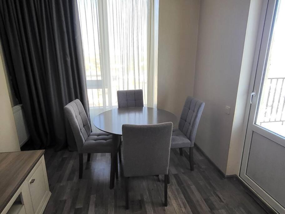The Comfortable And Beautiful In Apartment